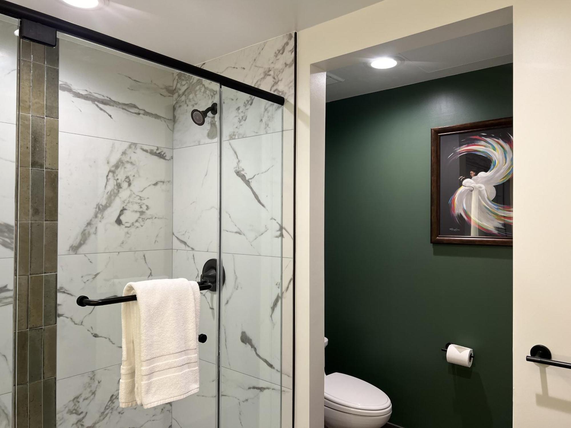 Deluxe King Room,1611165104:JPEG